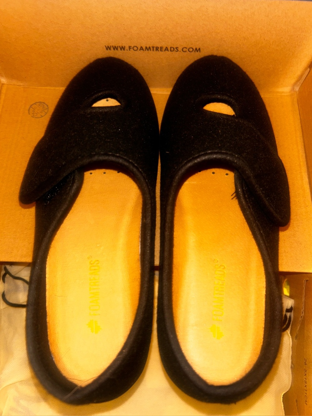Foamtreads memory foam slip on hook and Velcro strap women’s size 8 M Brand New